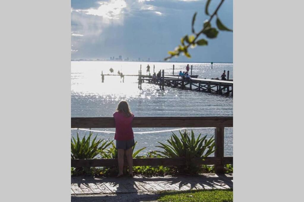 Bay View, Studio206, Beach Steps Away! Pool+Wifi Ruskin Exterior photo