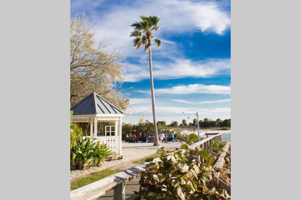 Bay View, Studio206, Beach Steps Away! Pool+Wifi Ruskin Exterior photo